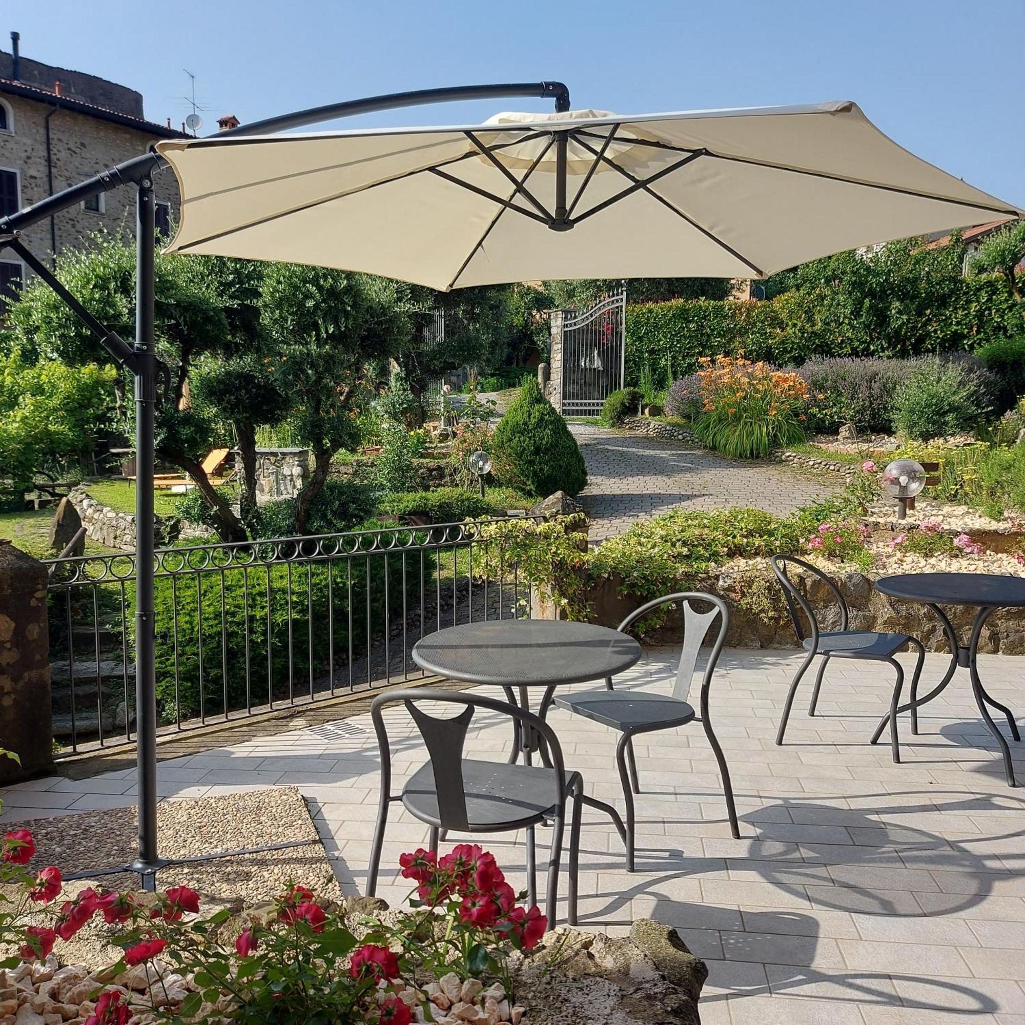 Al Vecchio Lavatoio Hotel Colle Brianza Exterior foto